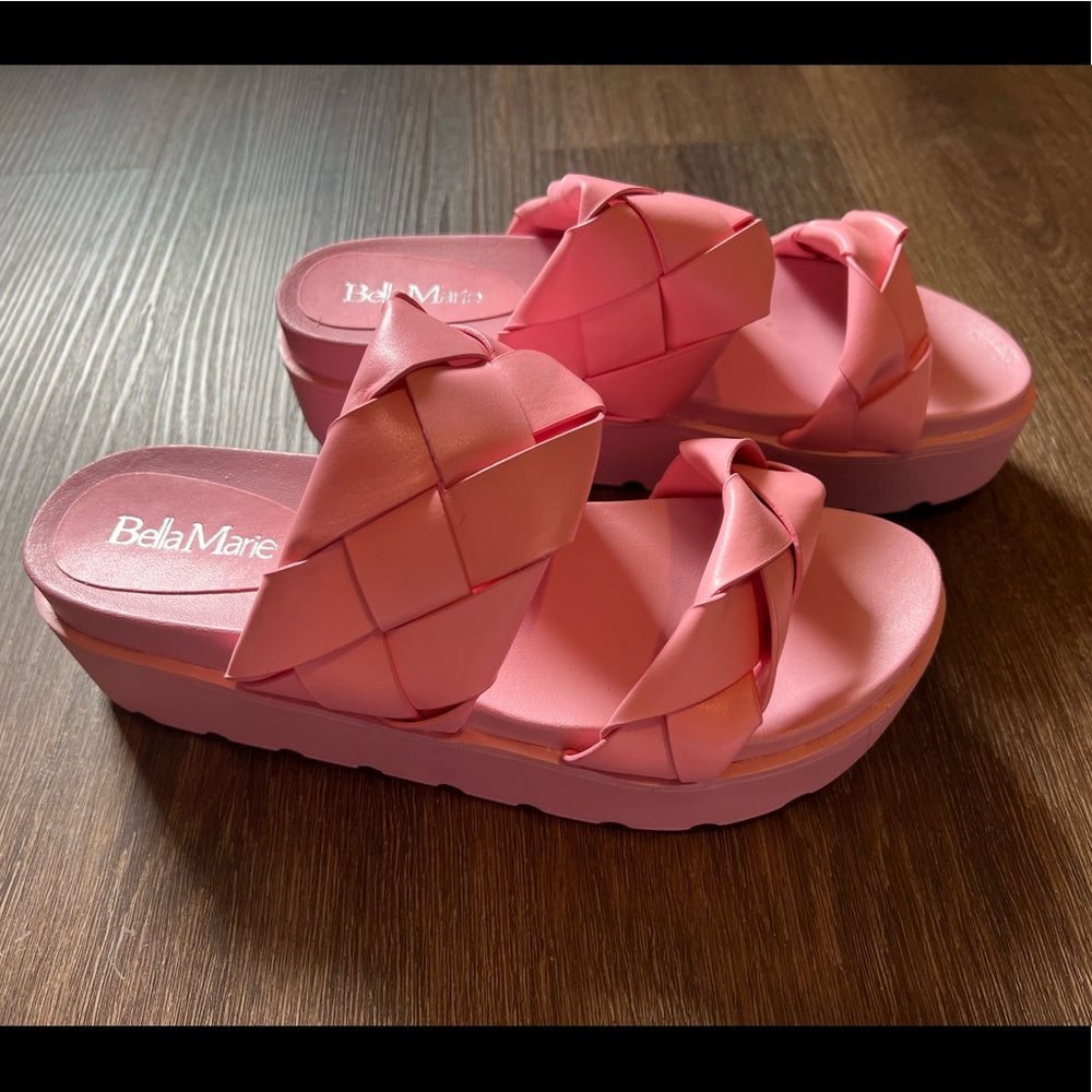 Brand New In Box Women’s Pink Braided Platform Sandals size 10